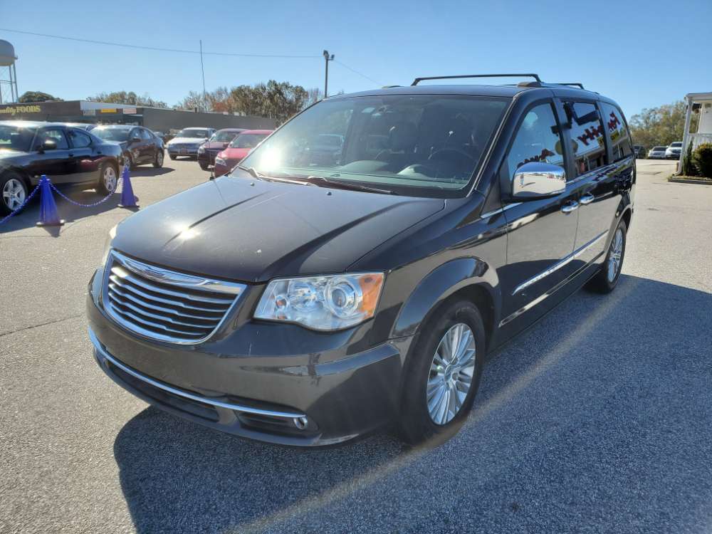 Chrysler Town & Country 2012 Family Auto of Anderson